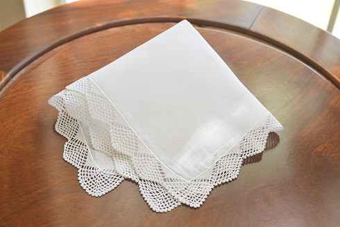 Classic Lace Handkerchief with "Diamond" Lace. # 2002 - Click Image to Close